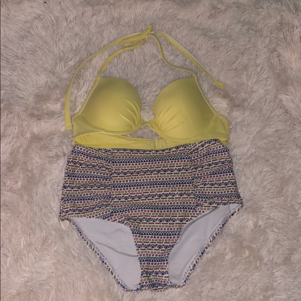 Arie bikini set!